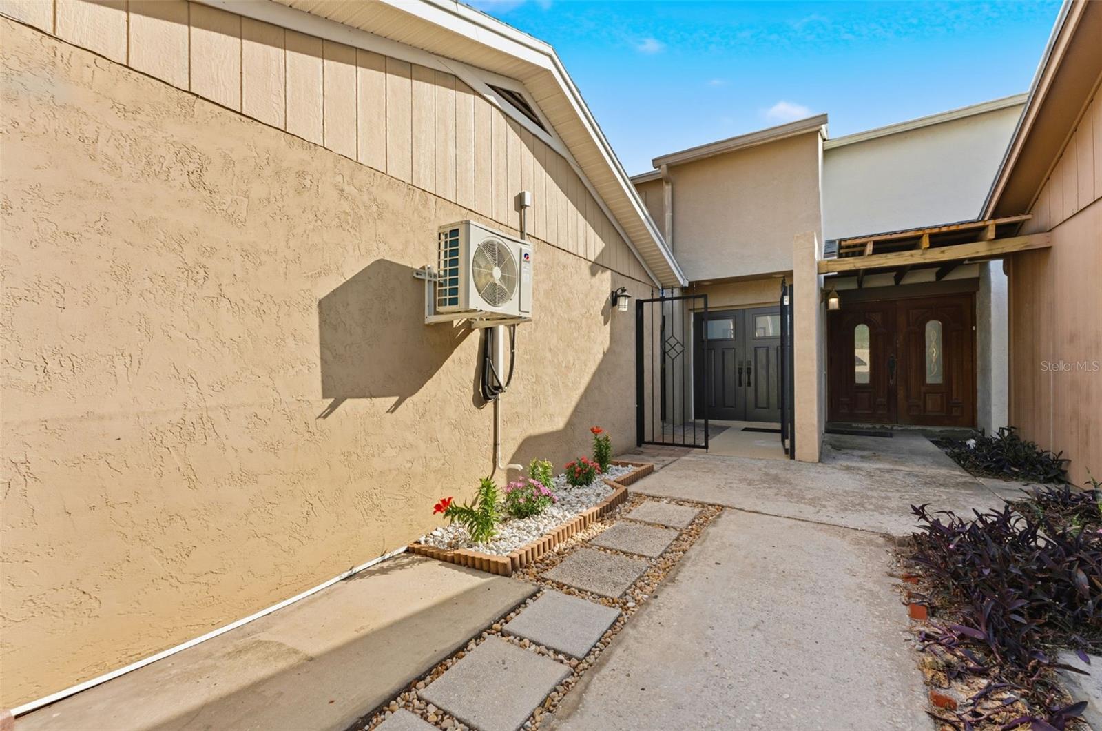 Image 2 of 46 For 105 Davis Boulevard B