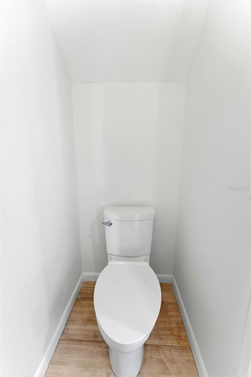 Image 22 of 46 For 105 Davis Boulevard B