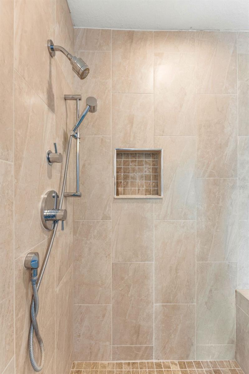 Image 29 of 46 For 105 Davis Boulevard B