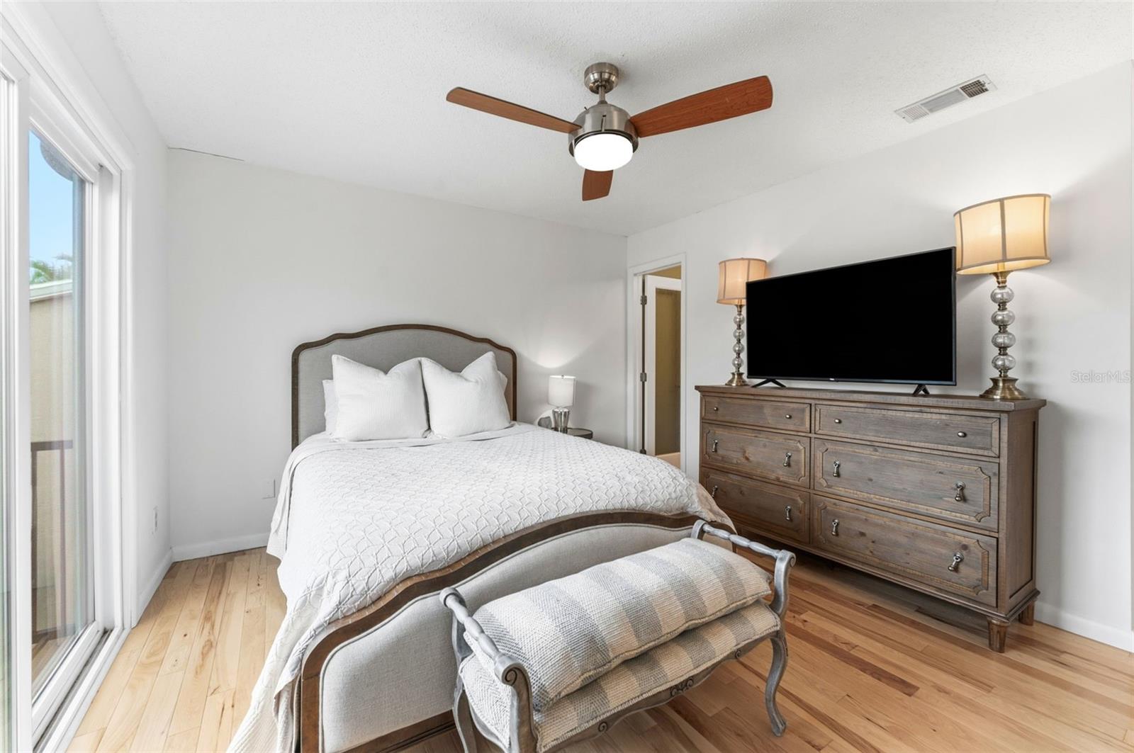 Image 31 of 46 For 105 Davis Boulevard B