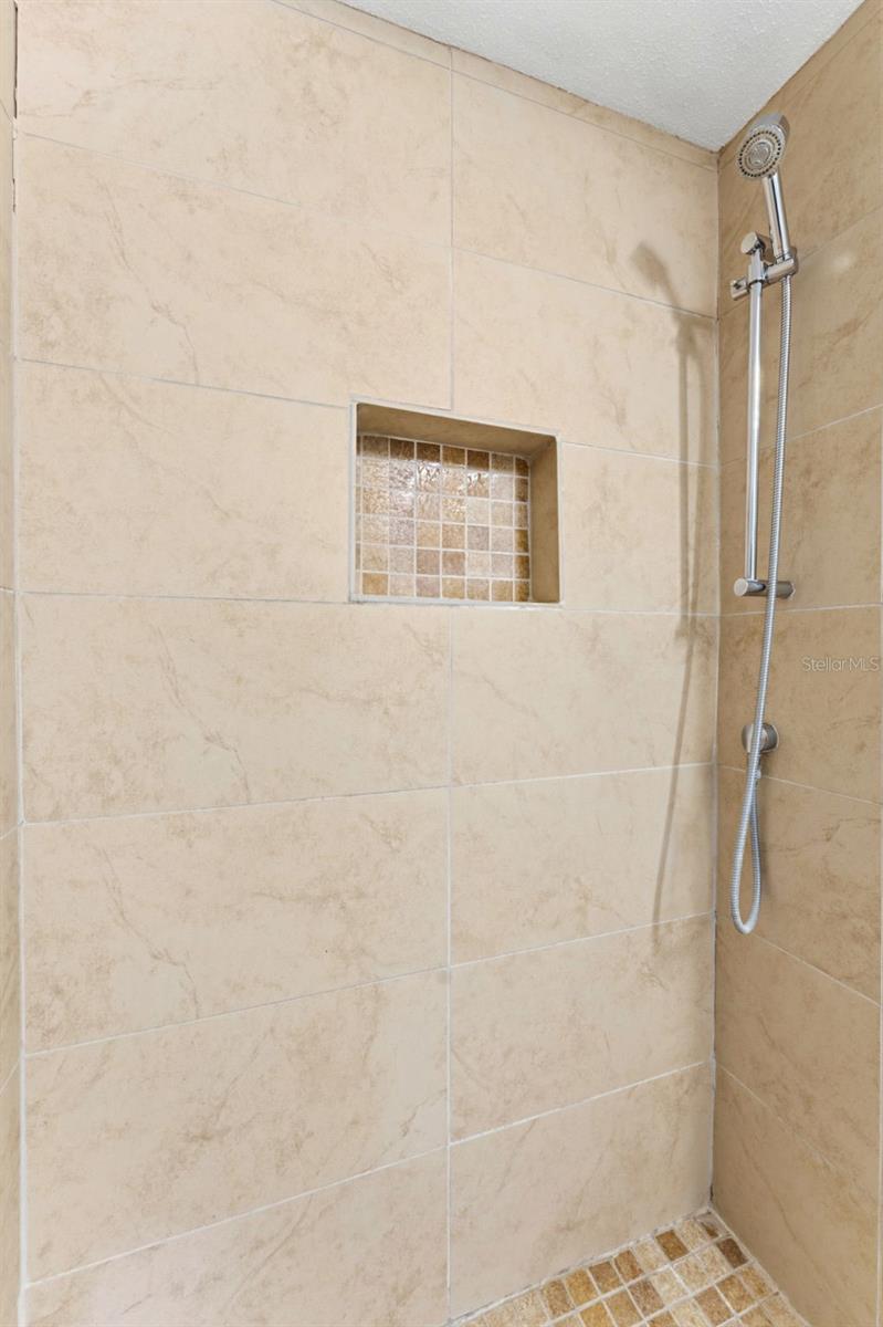 Image 36 of 46 For 105 Davis Boulevard B