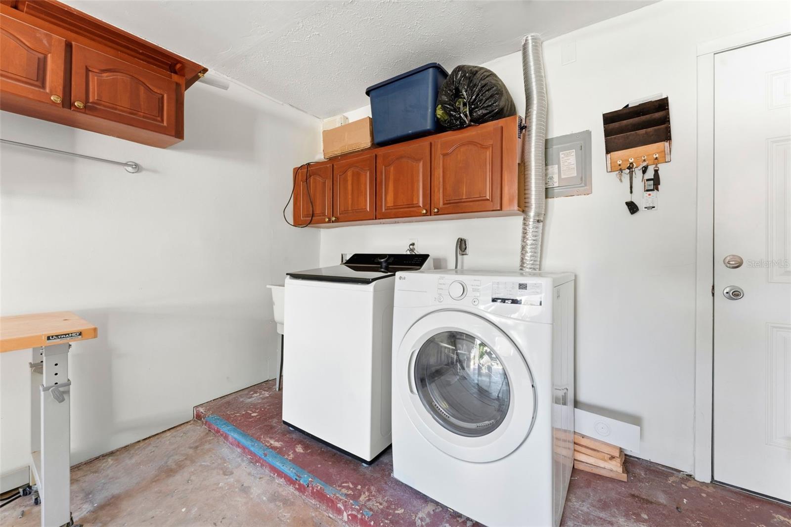 Image 37 of 46 For 105 Davis Boulevard B