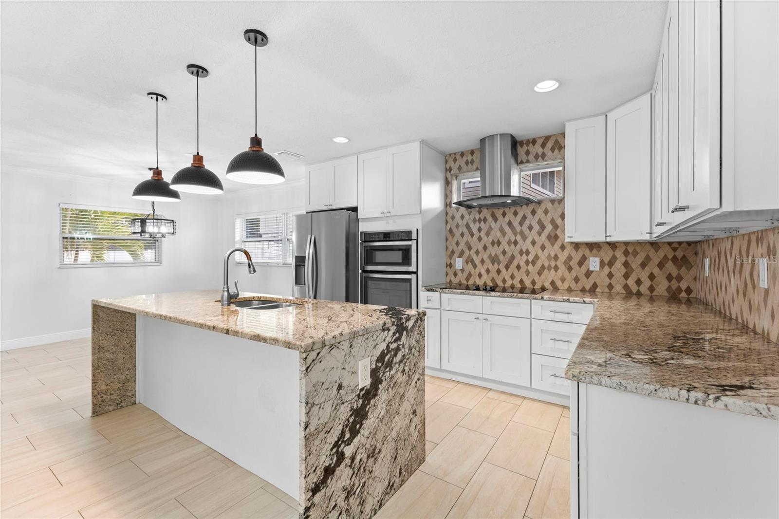 Image 14 of 39 For 125 Carlyle Drive