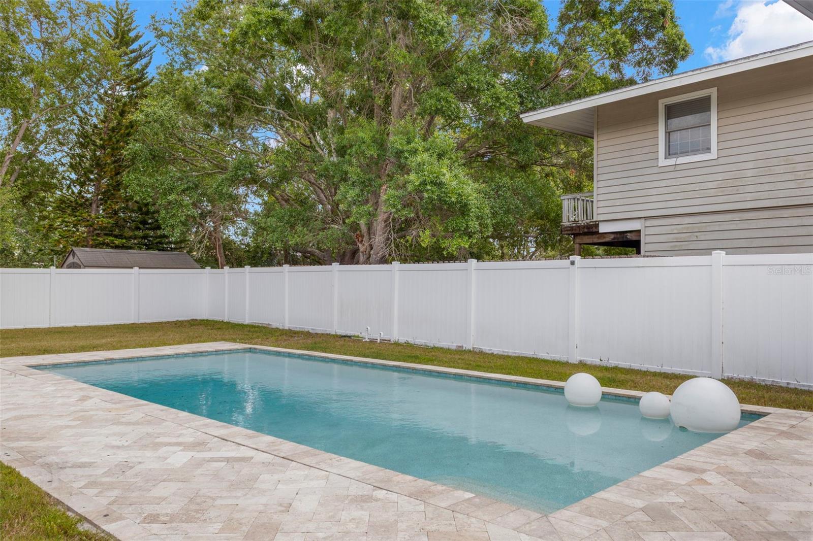 Image 17 of 39 For 125 Carlyle Drive