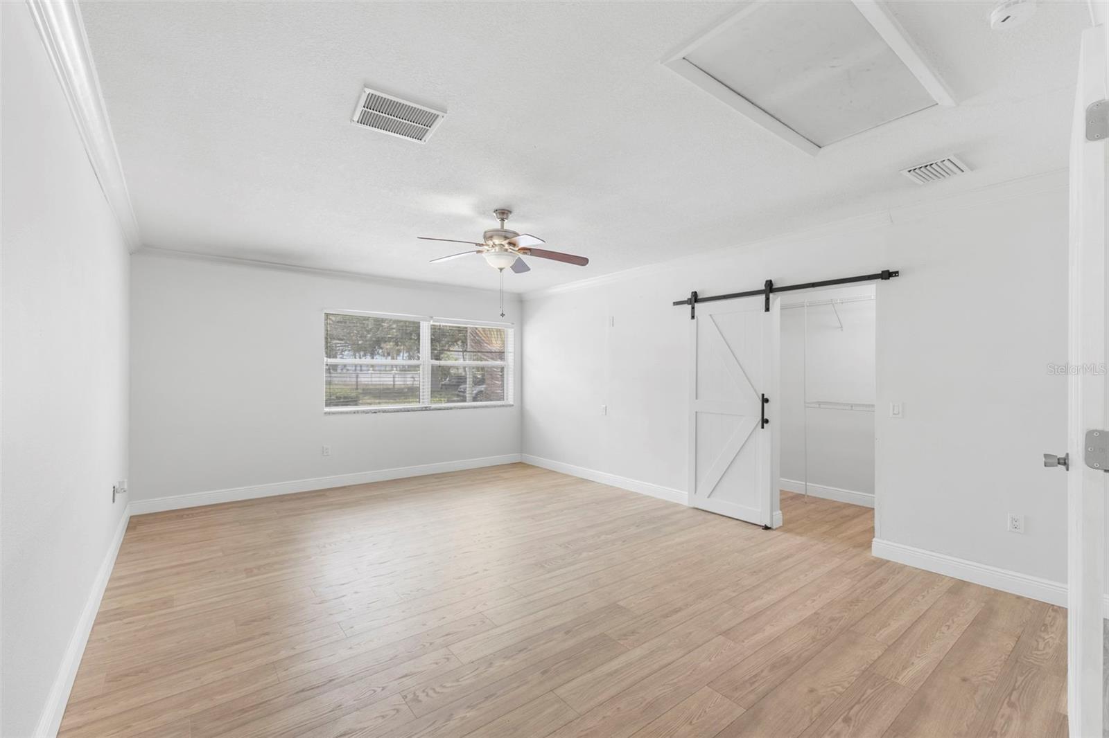 Image 25 of 39 For 125 Carlyle Drive