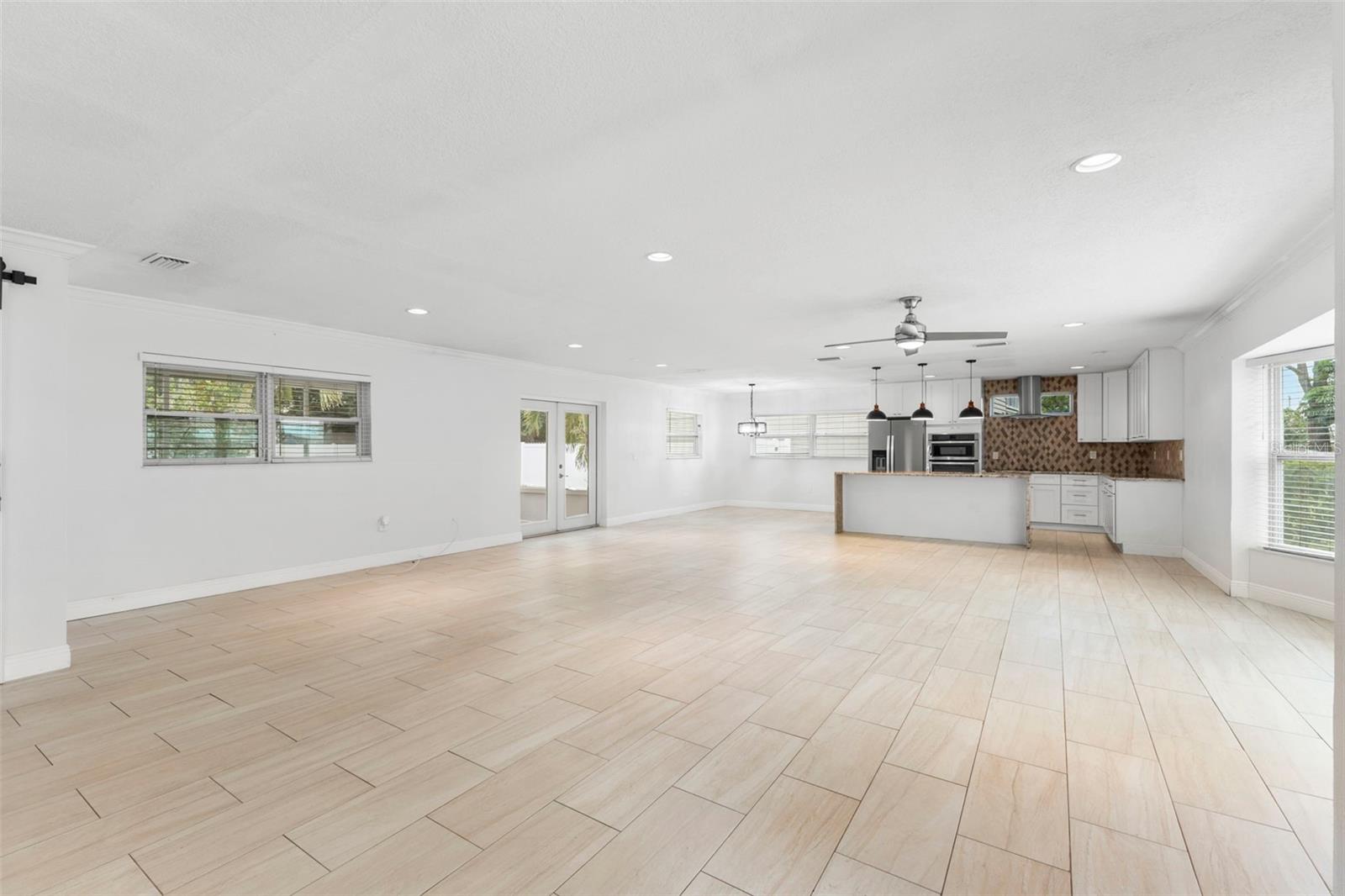 Image 5 of 39 For 125 Carlyle Drive