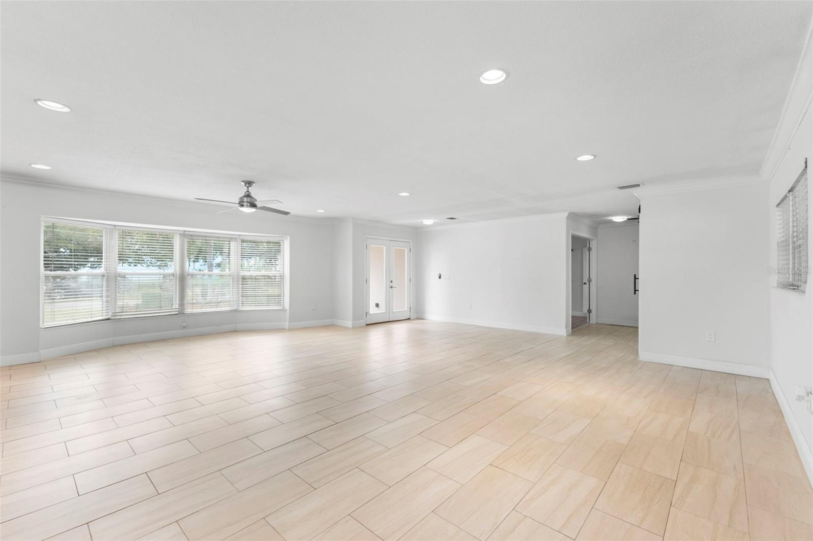 Image 7 of 39 For 125 Carlyle Drive