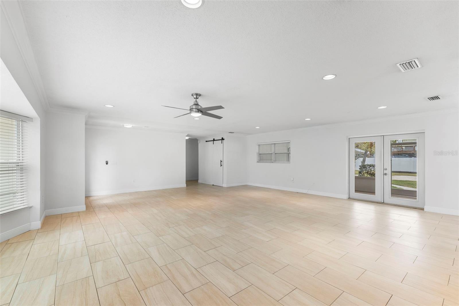 Image 8 of 39 For 125 Carlyle Drive