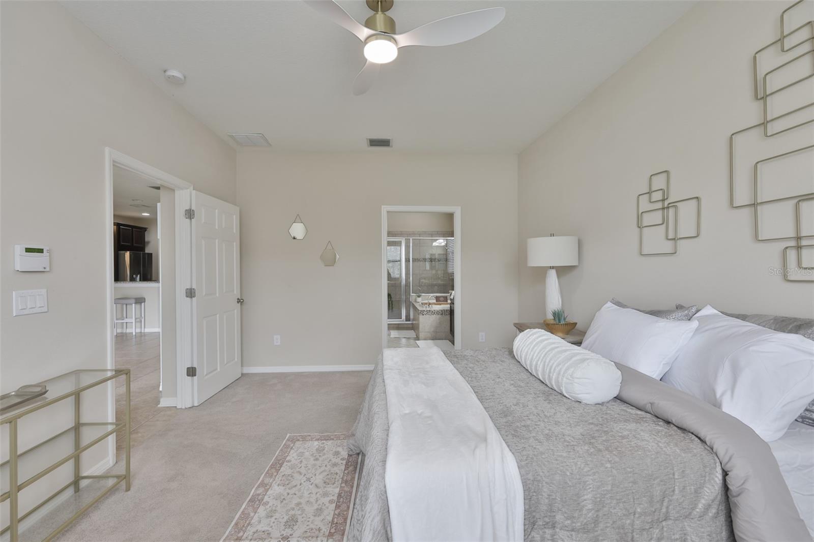 Listing photo id 17 for 7116 Harvest Glen Lane