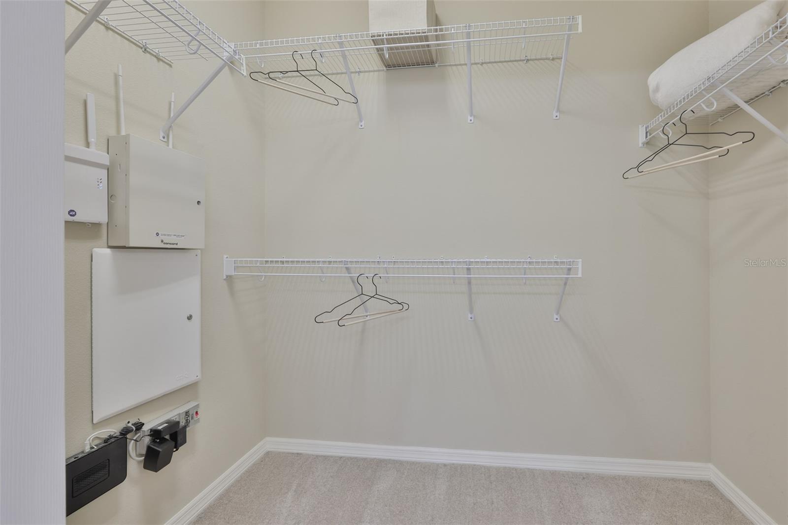 Listing photo id 21 for 7116 Harvest Glen Lane