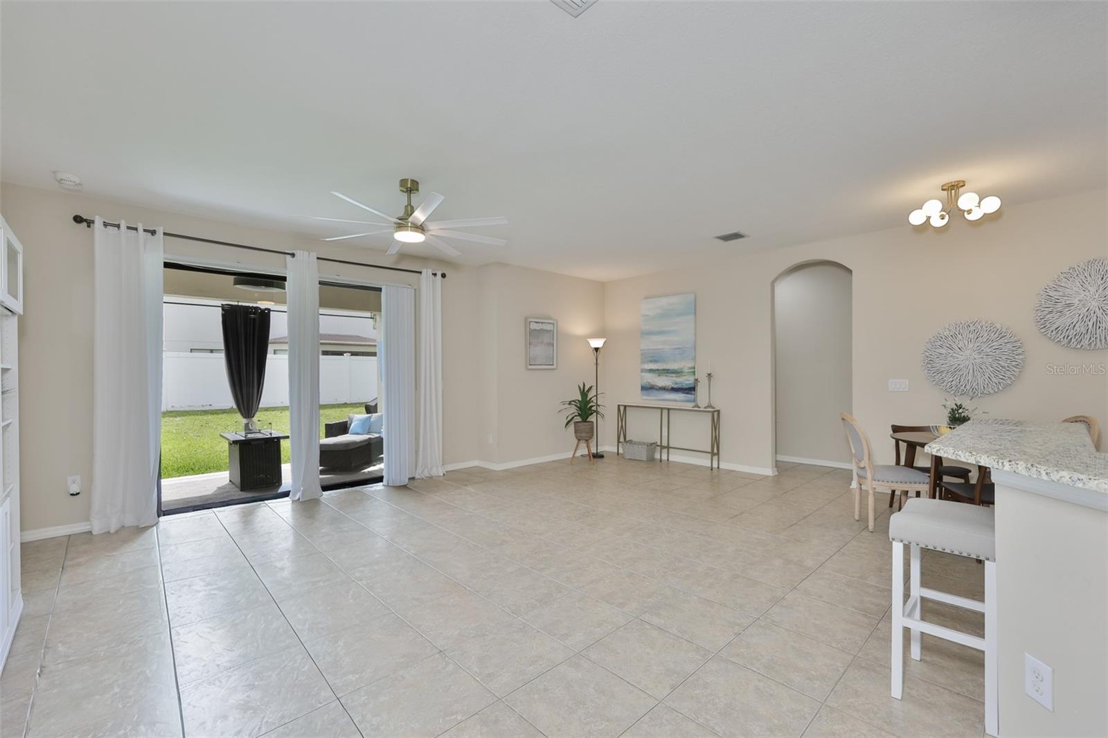 Listing photo id 24 for 7116 Harvest Glen Lane