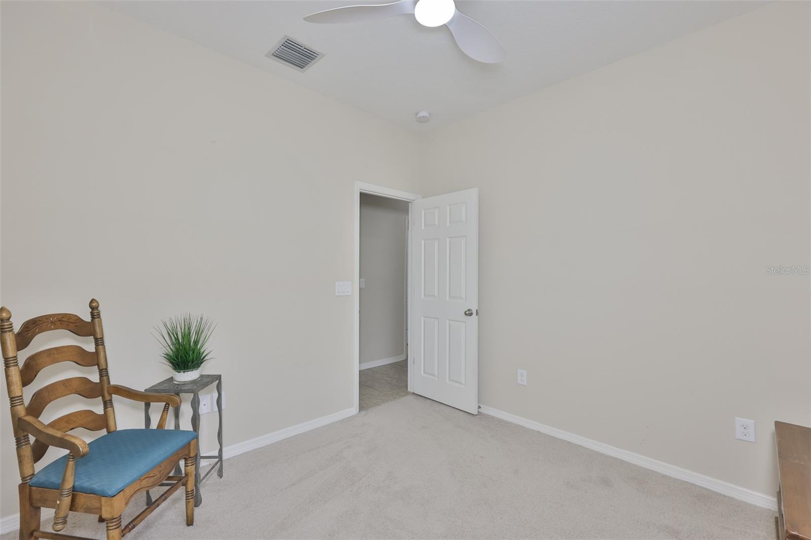 Listing photo id 32 for 7116 Harvest Glen Lane