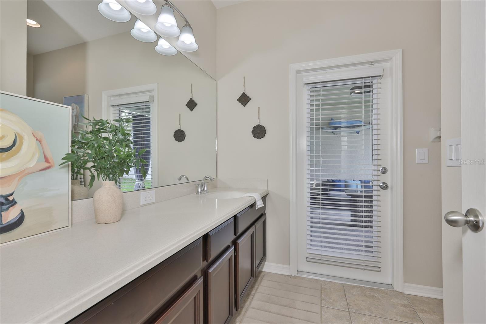 Listing photo id 34 for 7116 Harvest Glen Lane