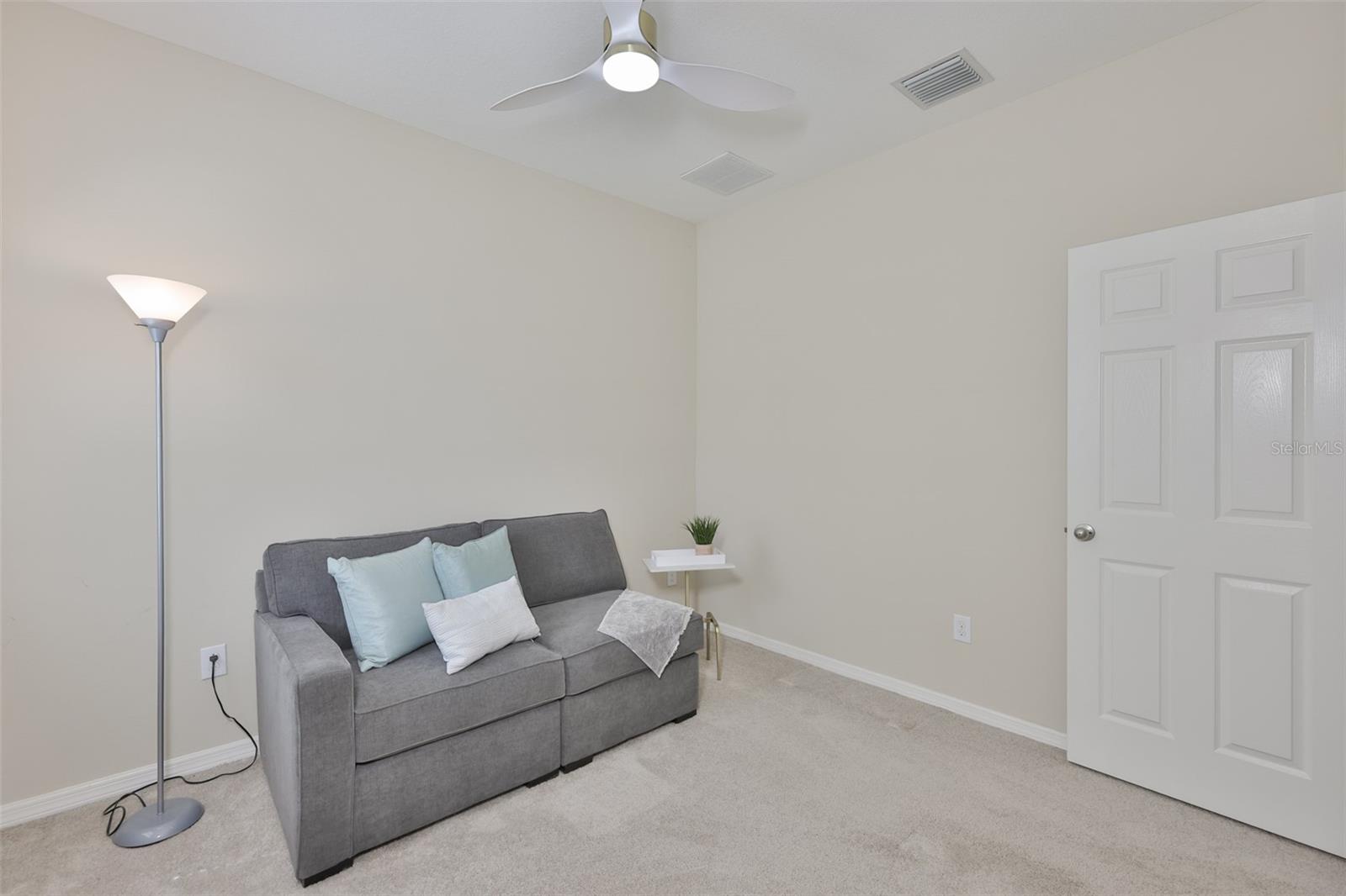 Listing photo id 37 for 7116 Harvest Glen Lane