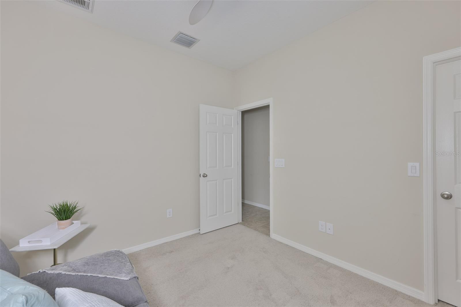 Listing photo id 38 for 7116 Harvest Glen Lane