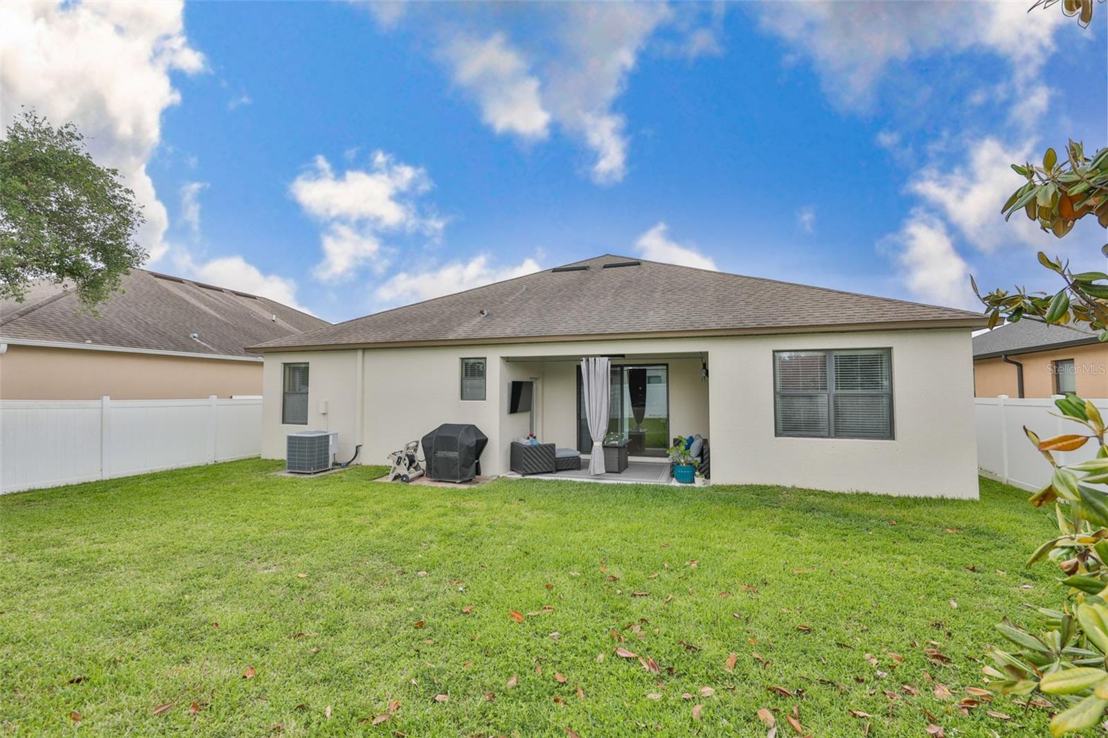 Listing photo id 42 for 7116 Harvest Glen Lane