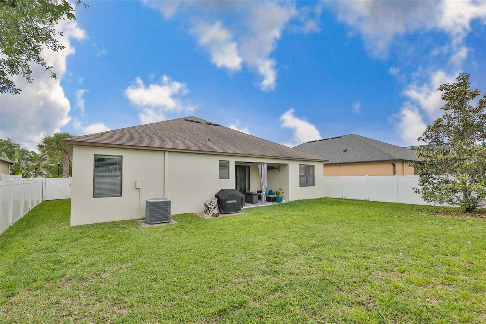 Listing photo id 43 for 7116 Harvest Glen Lane