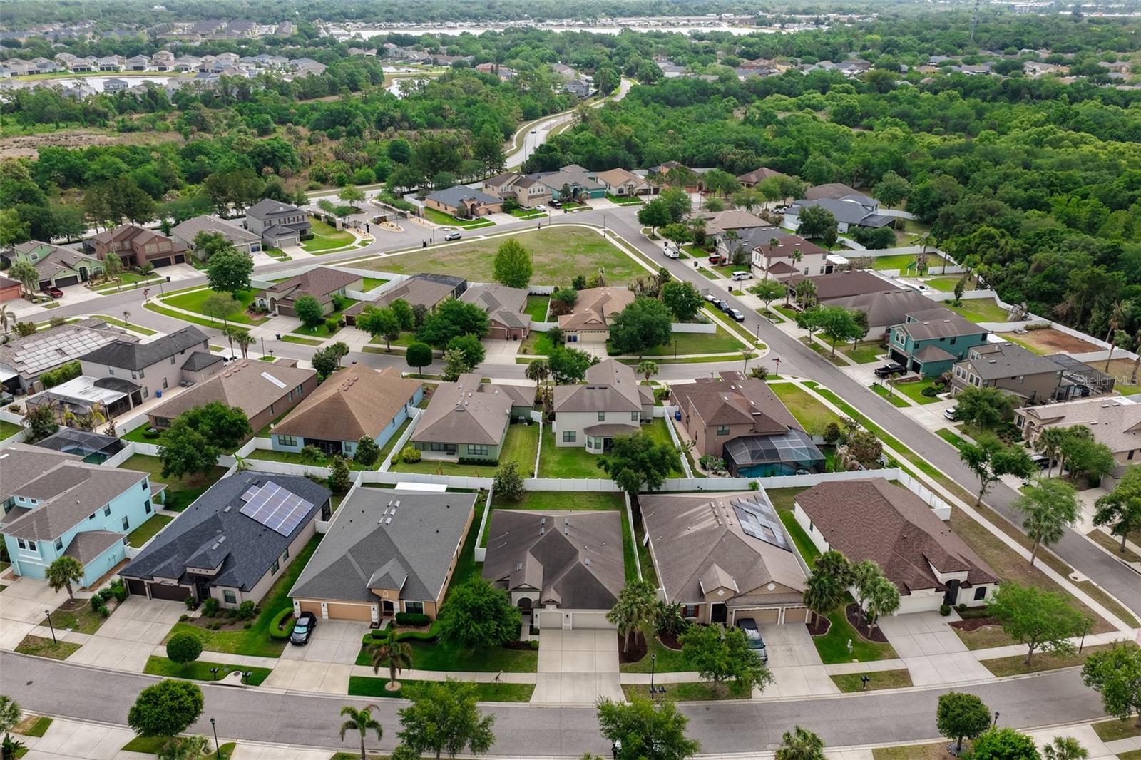 Listing photo id 45 for 7116 Harvest Glen Lane