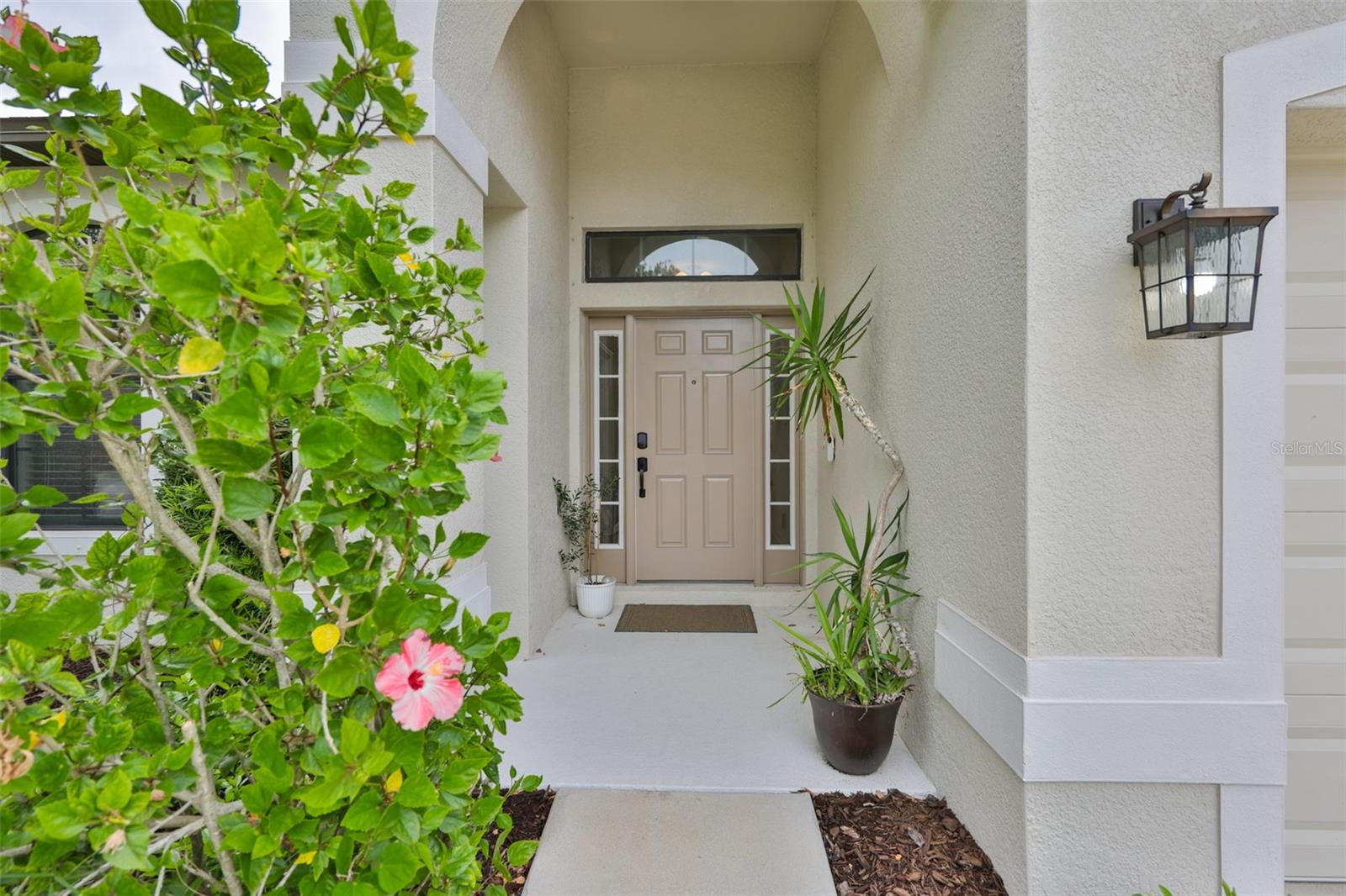 Listing photo id 3 for 7116 Harvest Glen Lane