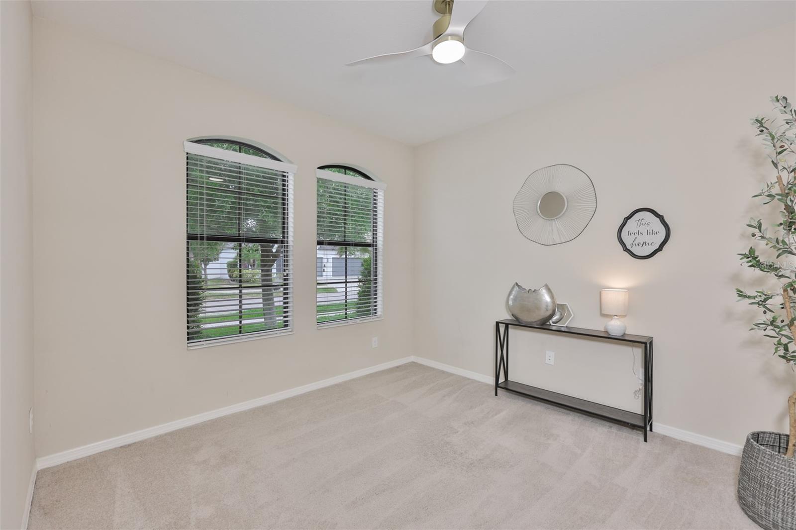 Listing photo id 5 for 7116 Harvest Glen Lane