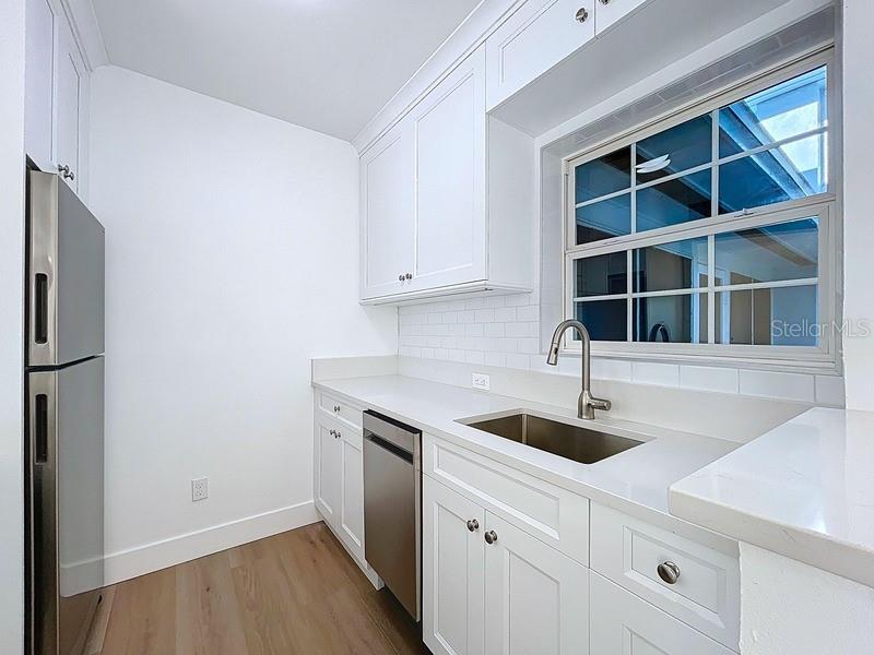 Image 12 of 29 For 1800 Pass-a-grille Way 2