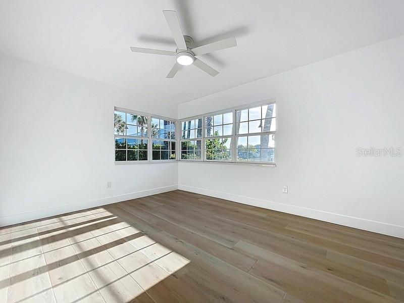 Image 18 of 29 For 1800 Pass-a-grille Way 2