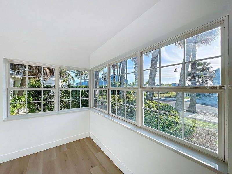 Image 19 of 29 For 1800 Pass-a-grille Way 2