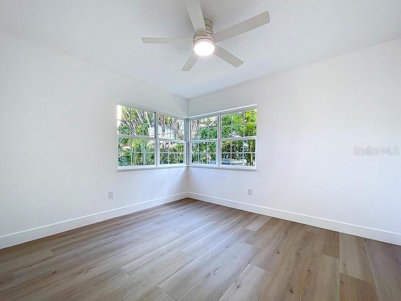 Image 21 of 29 For 1800 Pass-a-grille Way 2