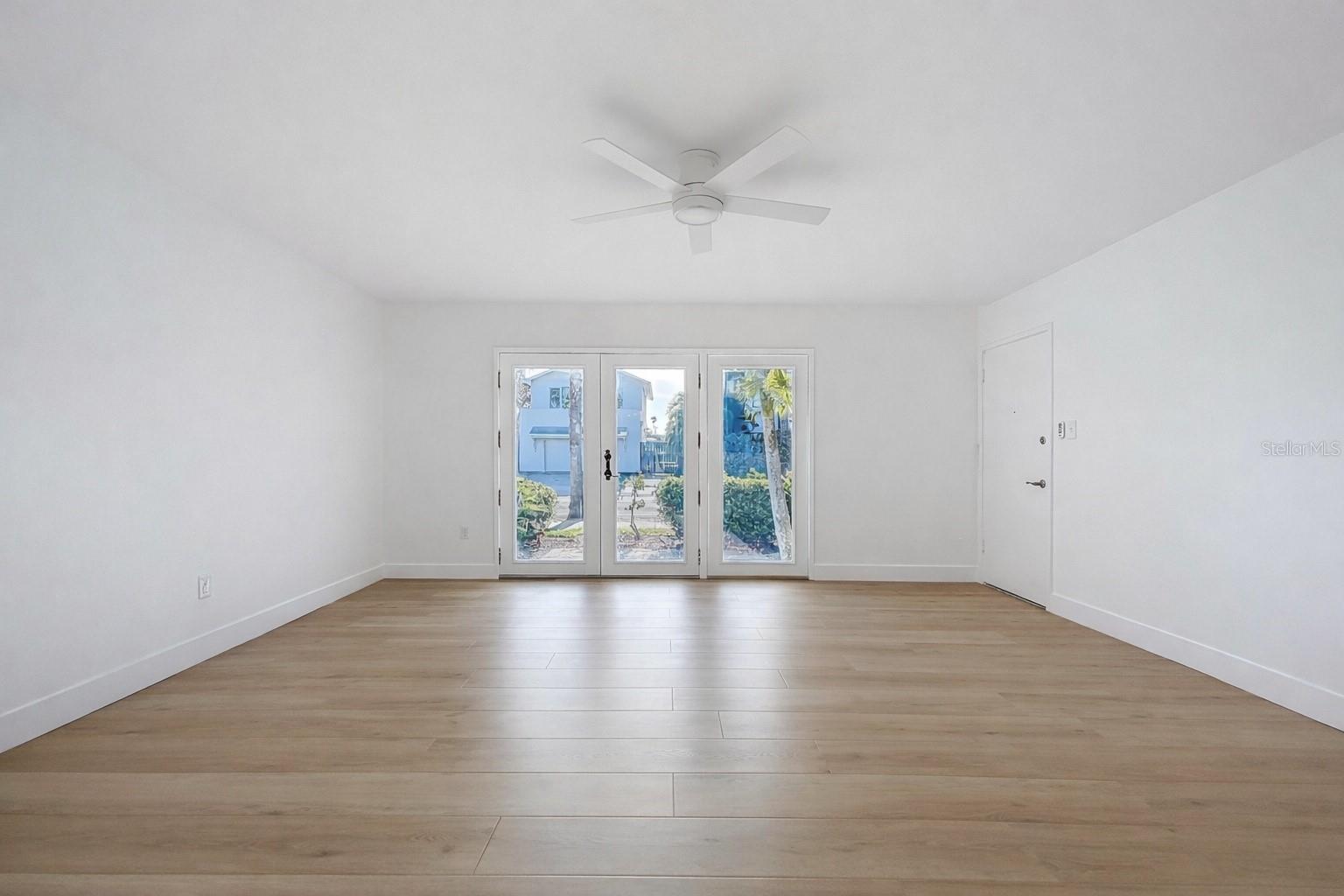 Image 6 of 29 For 1800 Pass-a-grille Way 2