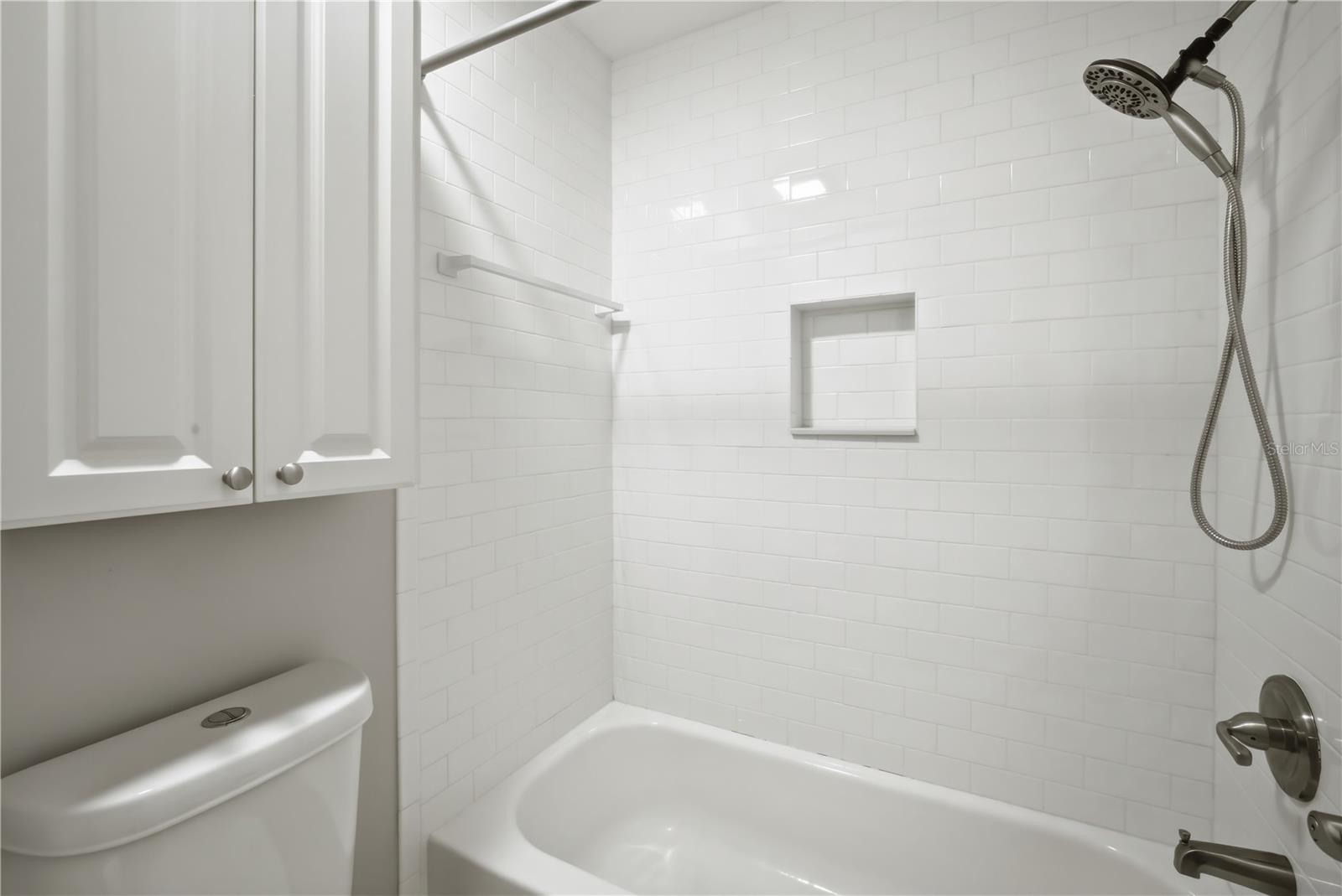 Image 17 of 29 For 5100 Burchette Road 604