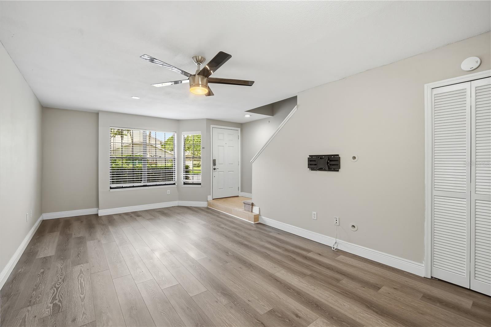 Image 5 of 29 For 5100 Burchette Road 604