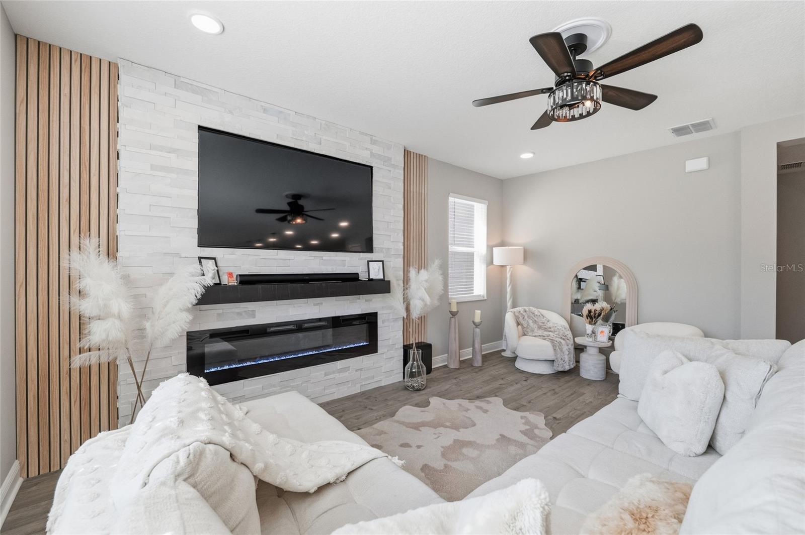 Image 15 of 49 For 7273 Notched Pine Bend