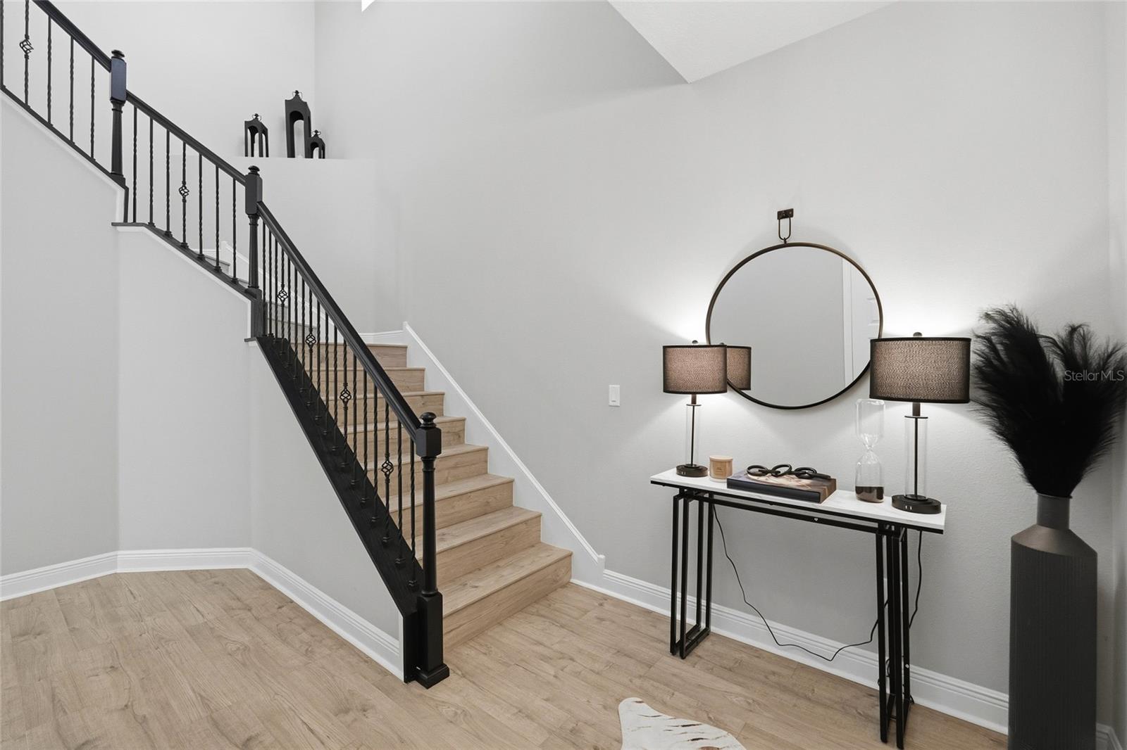 Image 6 of 49 For 7273 Notched Pine Bend