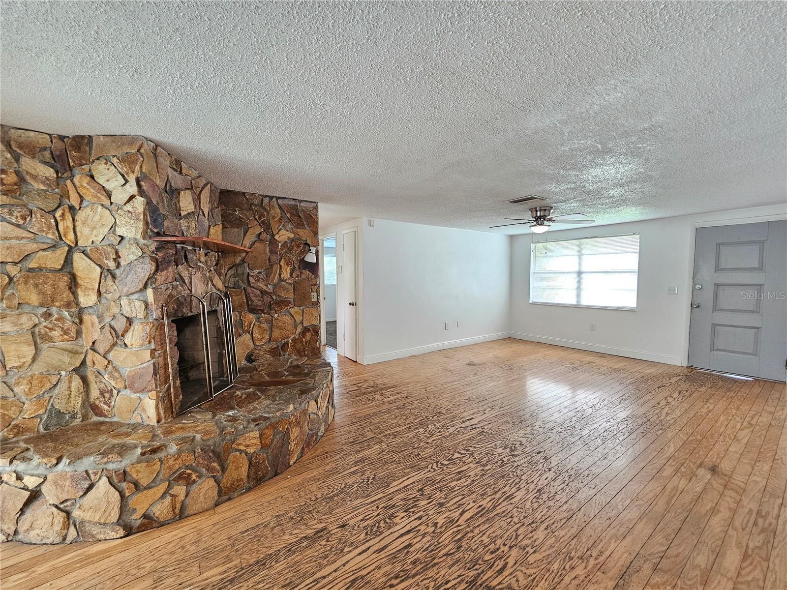 Image 4 of 20 For 15812 Sea Pines Drive