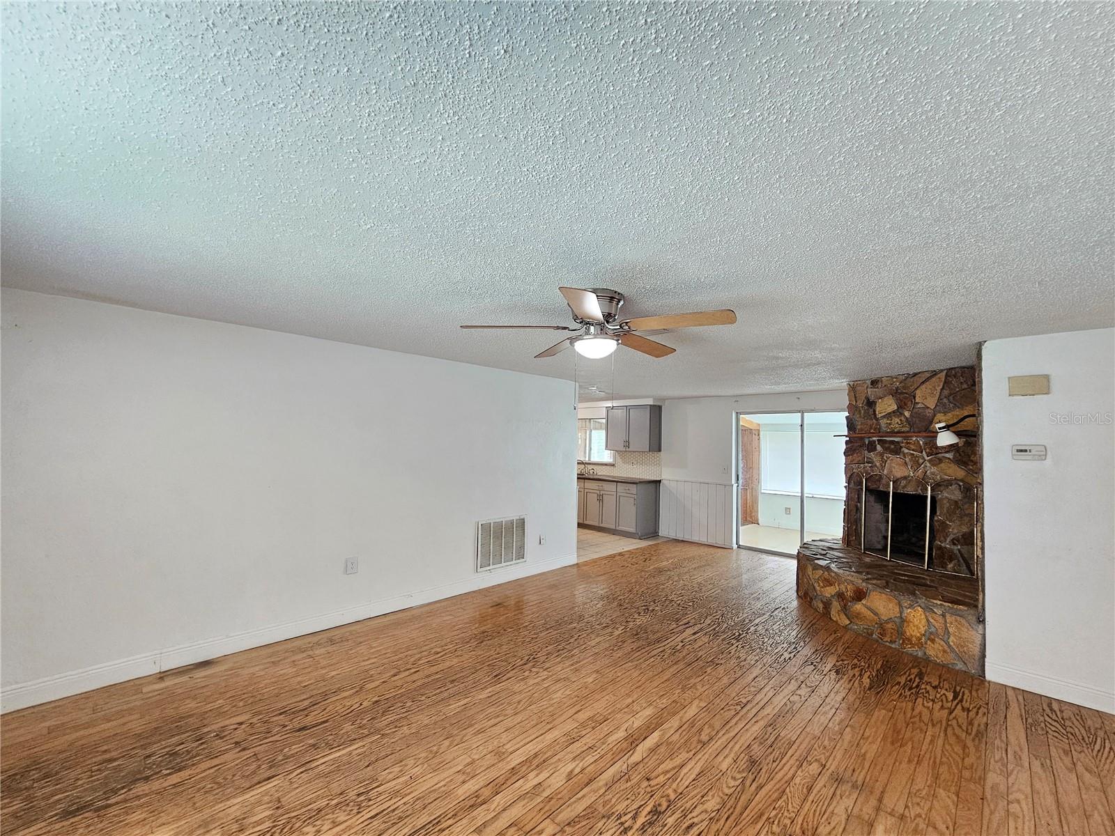 Image 5 of 20 For 15812 Sea Pines Drive