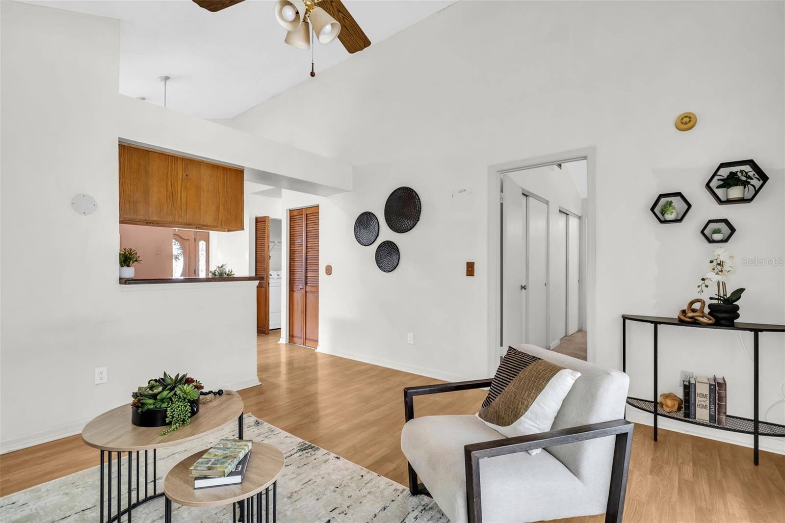 Listing photo id 12 for 5341 Southwick Drive