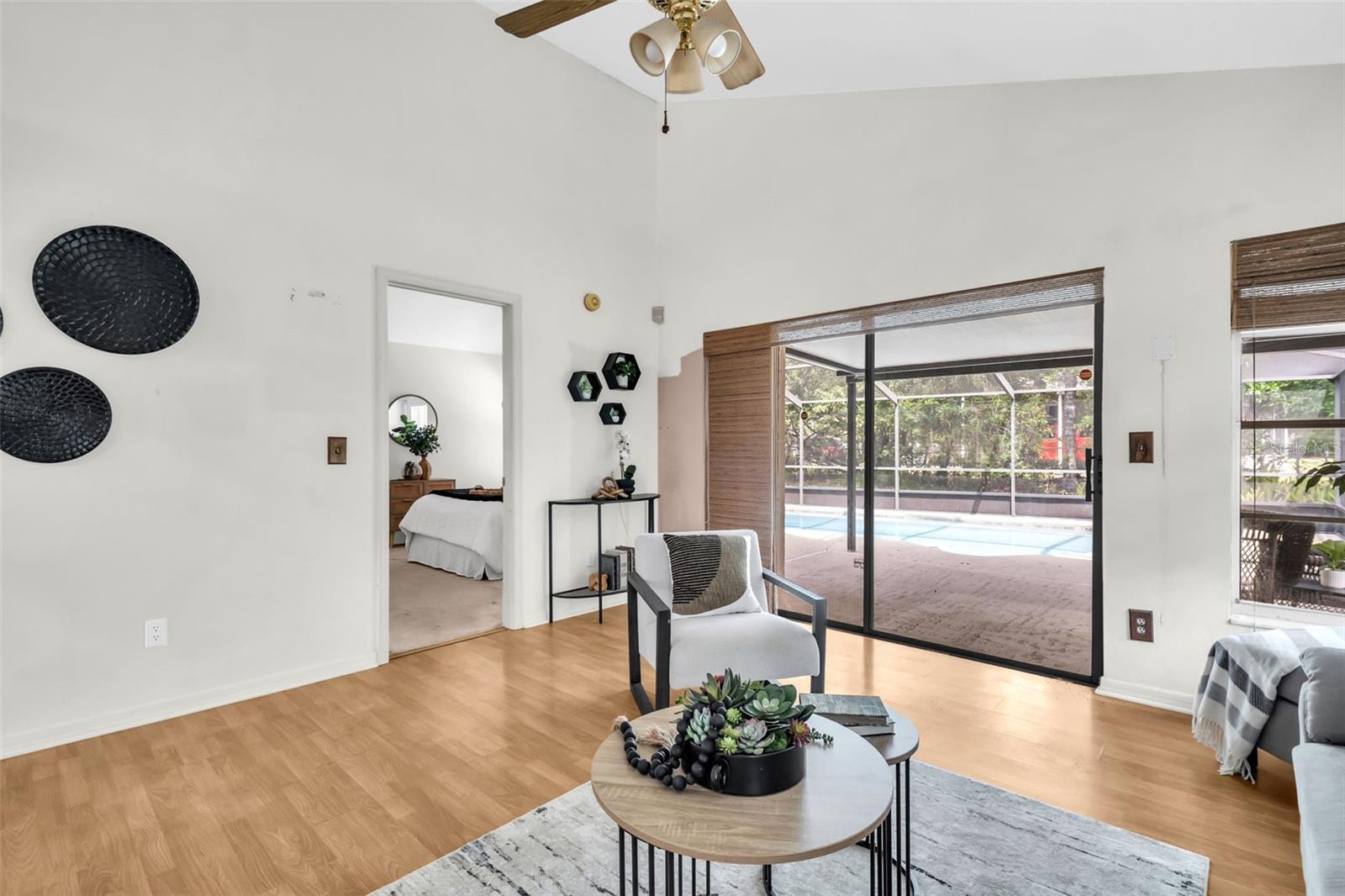 Listing photo id 13 for 5341 Southwick Drive