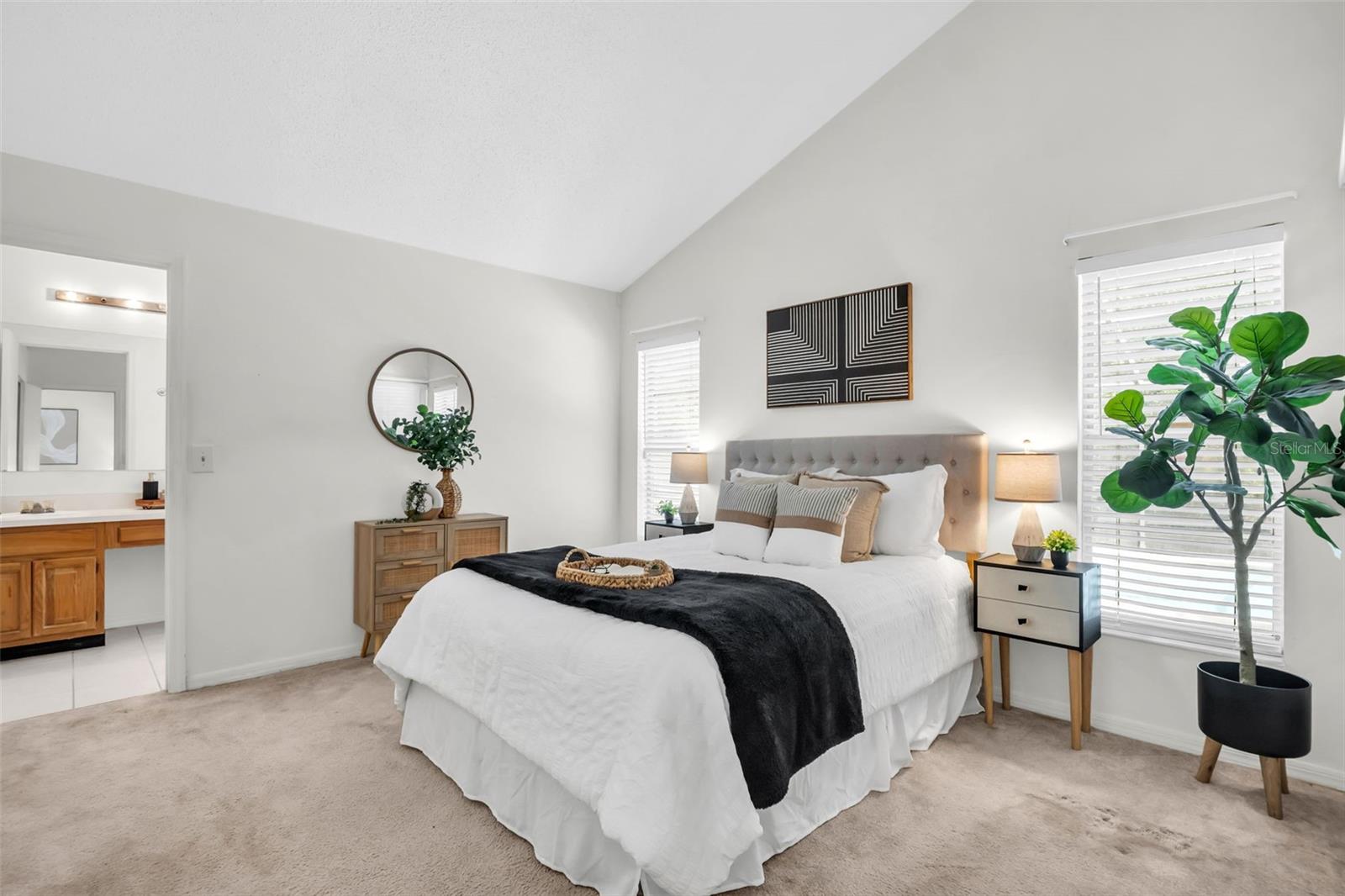 Listing photo id 14 for 5341 Southwick Drive