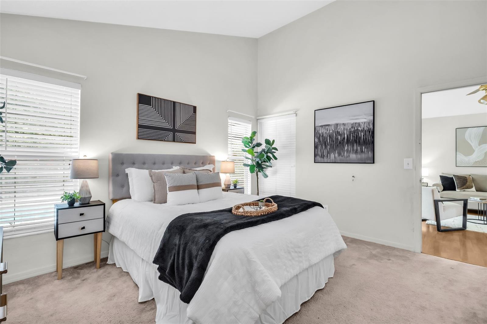 Listing photo id 17 for 5341 Southwick Drive