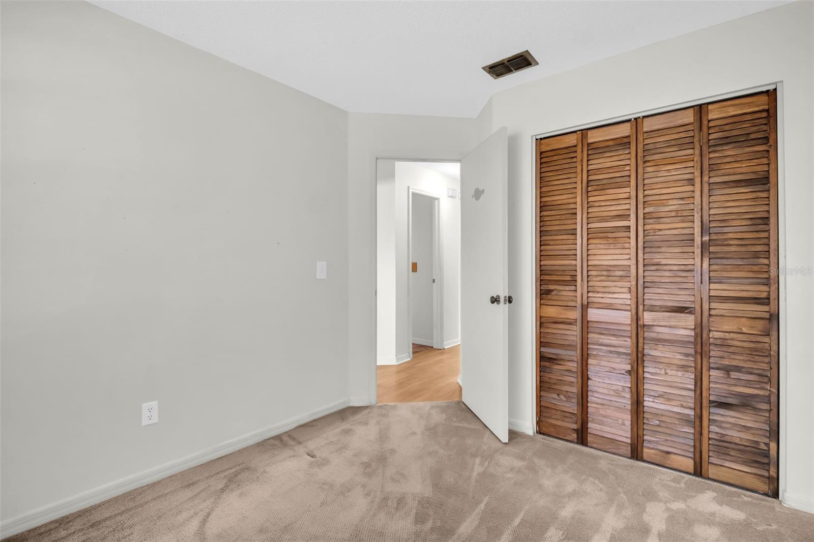 Listing photo id 26 for 5341 Southwick Drive