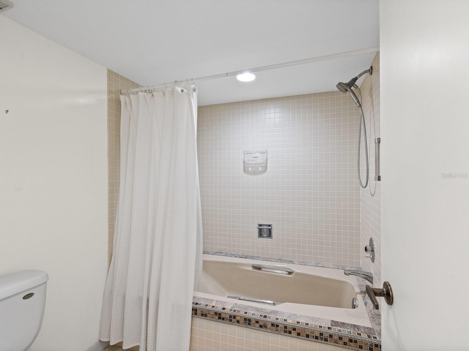 Image 28 of 54 For 3078 Eastland Boulevard 309