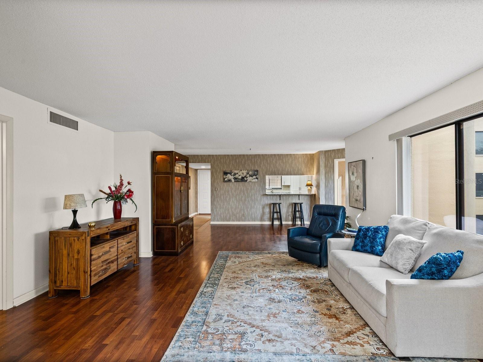 Image 8 of 54 For 3078 Eastland Boulevard 309