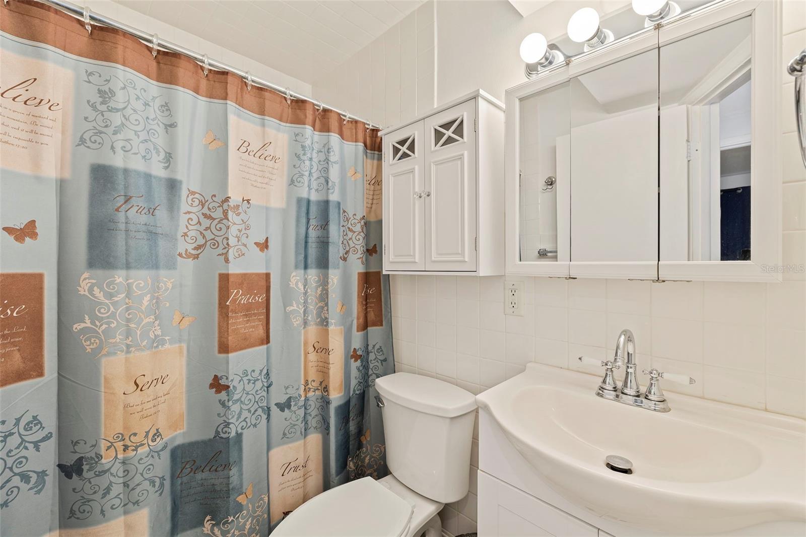 Listing photo id 13 for 10356 111th Avenue