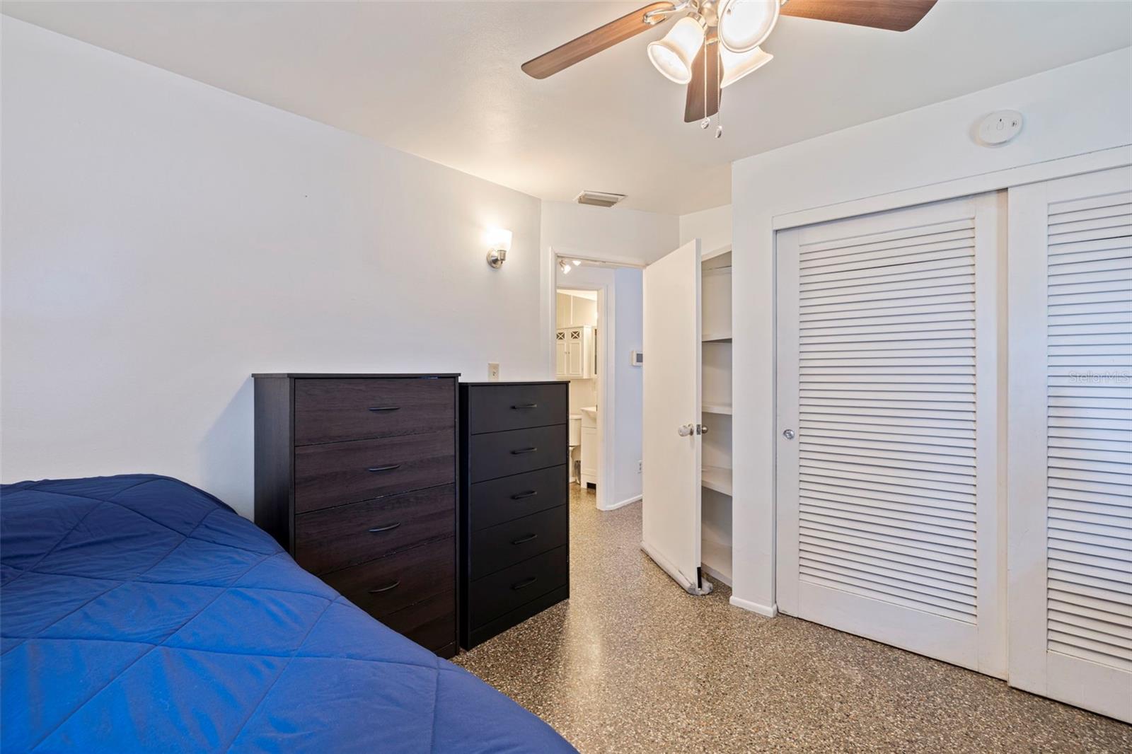 Listing photo id 17 for 10356 111th Avenue