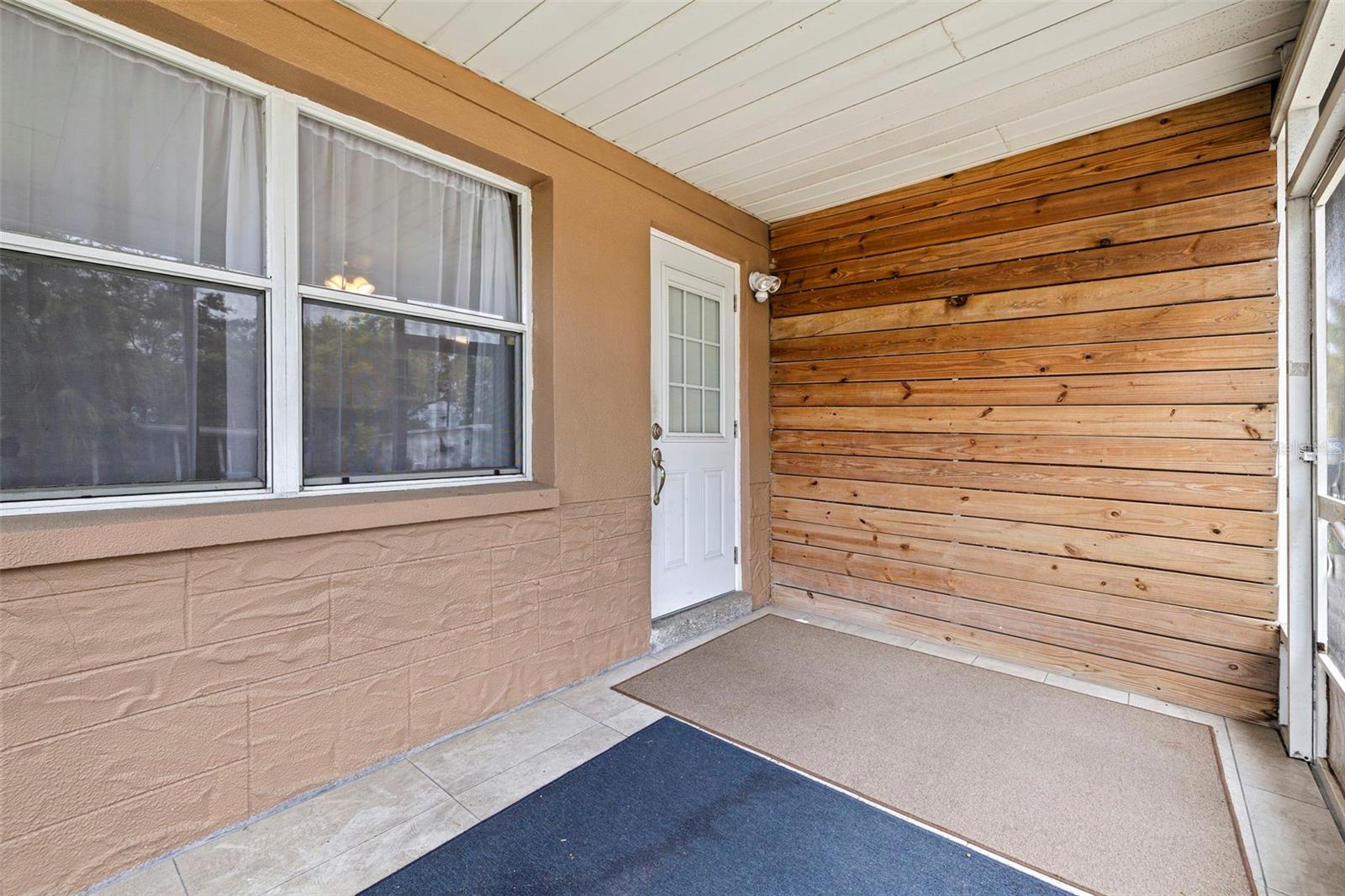 Listing photo id 0 for 10356 111th Avenue