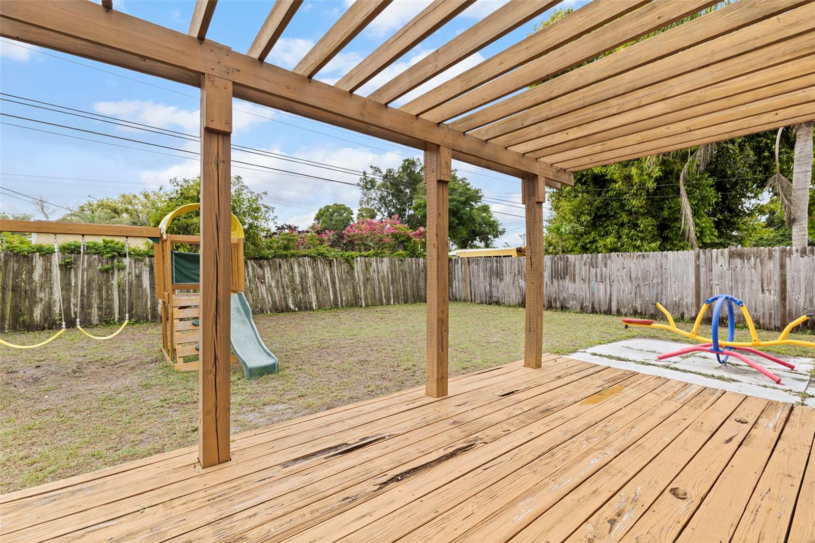 Listing photo id 18 for 10356 111th Avenue