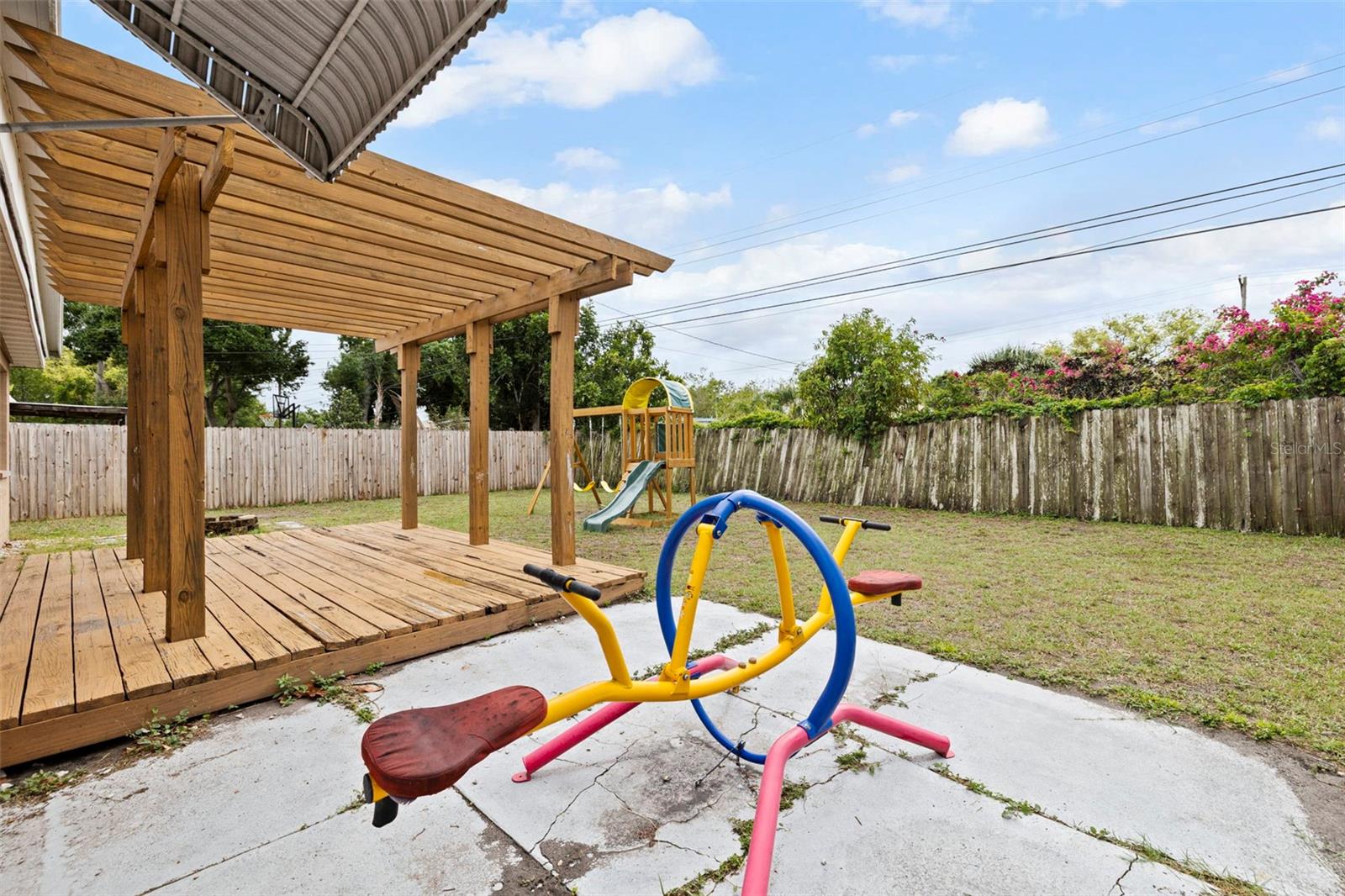 Listing photo id 19 for 10356 111th Avenue