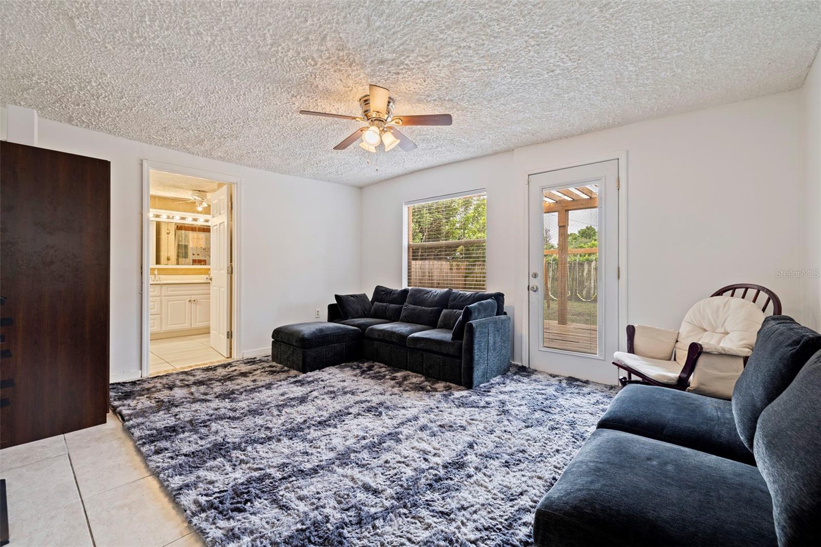 Listing photo id 7 for 10356 111th Avenue