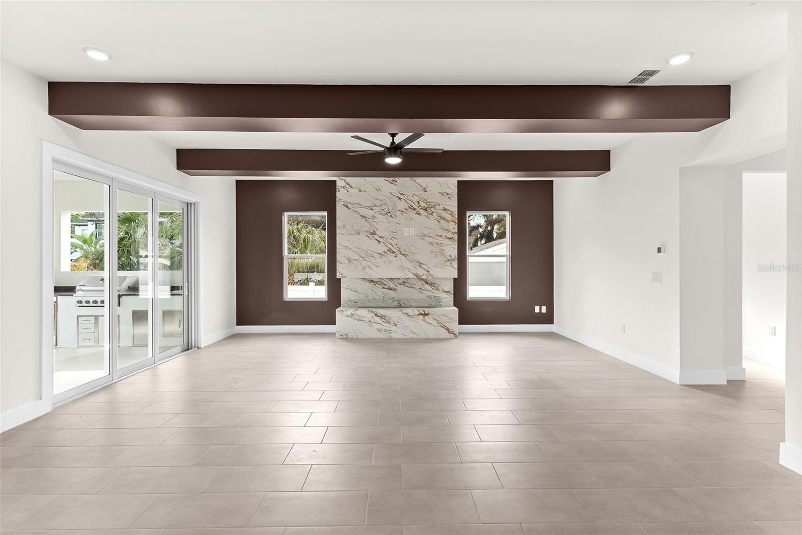 Listing photo id 8 for 4604 Euclid Avenue