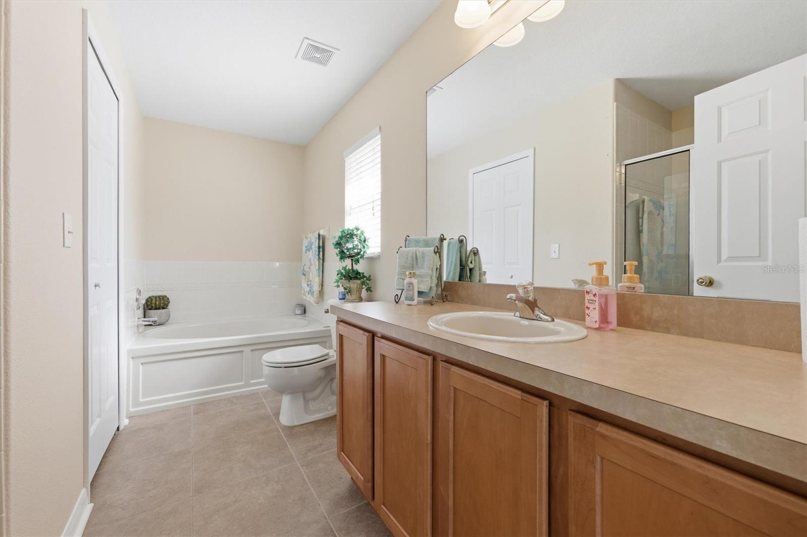 Image 17 of 40 For 25831 Syme Court